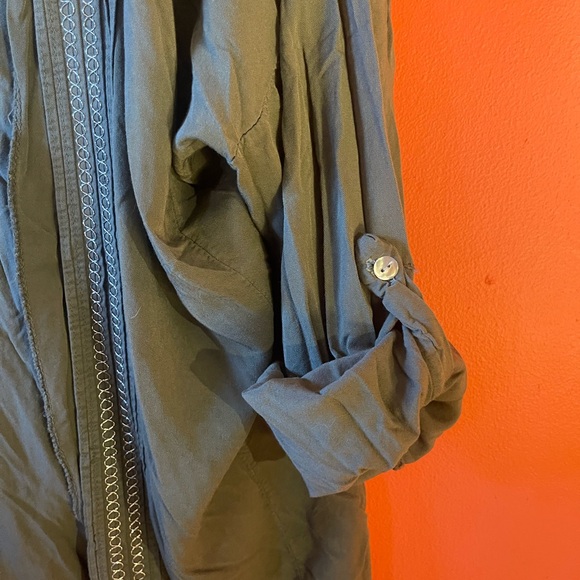 3/$15. Light weight cardigan L - Picture 4 of 6